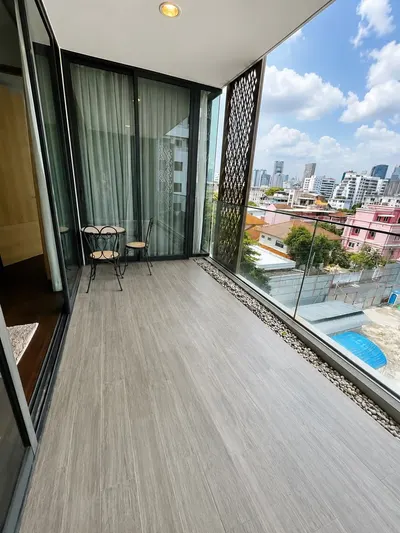 2-bed condo for sale near BTS Saint Louis, photo 3 of 5