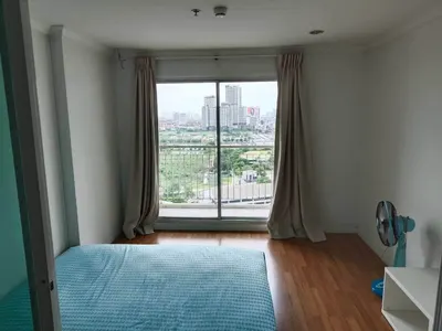 Condo à louer à Lumpini Place Rama 9 - Ratchada, photo 1 sur 10
