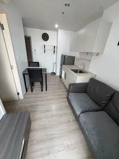 1-bed condo for rent at Chewathai Phetkasem 27, photo 3 of 5