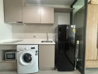 Condo 1 chambre à louer près de la station MRT Ratchadaphisek, photo 2 sur 5