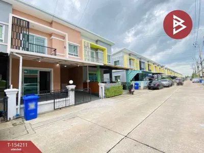 3-bed townhouse for sale near MRT Bang Phlu, photo 2 of 5