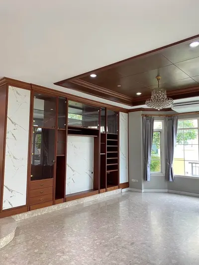 Nantawan Rama 9 - New Krungthepkreethaの5ベッドルーム一戸建て（賃貸）、写真3/5