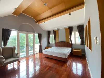 Nantawan Rama 9 - New Krungthepkreethaの5ベッドルーム一戸建て（賃貸）、写真2/5