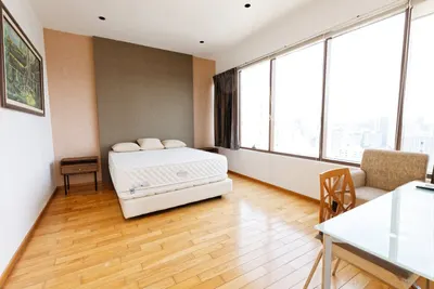 2-bed condo for rent at The Emporio Place, photo 2 of 5