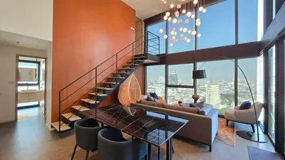 The Lofts Silom by Raimon Landの2ベッドルームコンドミニアム（賃貸）、写真1/6