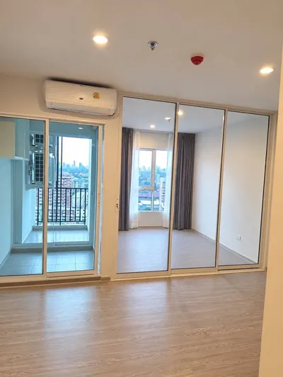 Condo 1 chambre à louer à Regent Home Bangna, photo 2 sur 3