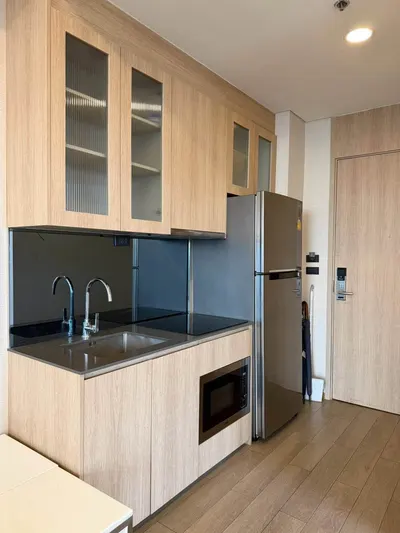 2-bed condo for rent near MRT Khlong Toei, photo 4 of 5