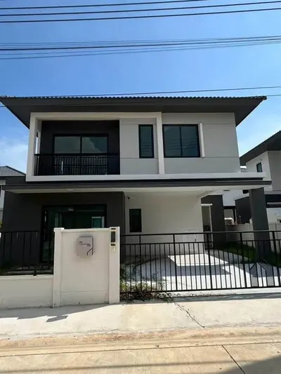 ให้เช่าบ้าน 3 ห้องนอน ใกล้ BTS บางนา รูปที่ 1 จาก 5