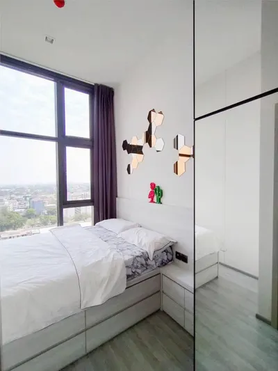 Condo à louer près de la station BTS Punnawithi, photo 2 sur 5