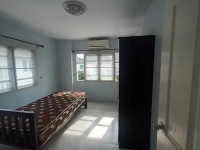 3-bed house for rent near MRT Min Buri, photo 2 of 5