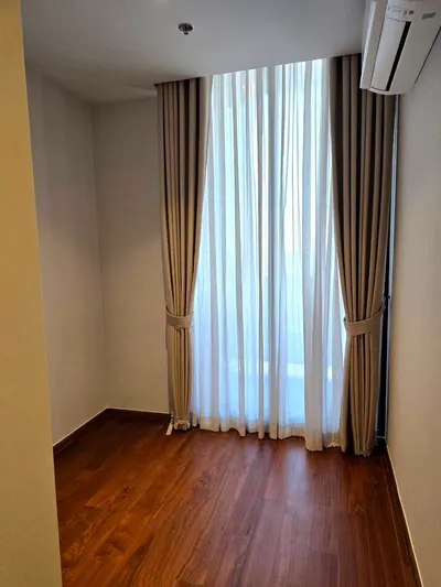 2-bed condo for rent near BTS Saphan Taksin, photo 1 of 5