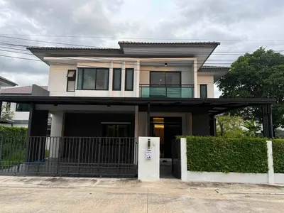 ให้เช่าบ้าน 4 ห้องนอน ใกล้ BTS สะพานใหม่ รูปที่ 1 จาก 5