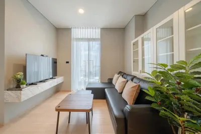 2-bed condo for rent near BTS Ekkamai, photo 2 of 5