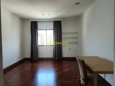 Condo 3 chambres à louer près de la station MRT Sukhumvit, photo 4 sur 5
