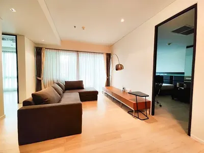 2-bed condo for rent near MRT Sukhumvit, photo 1 of 5