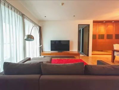 2-bed condo for rent near MRT Sukhumvit, photo 2 of 5
