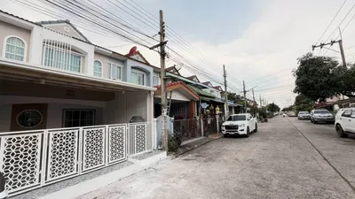 ขายทาวน์เฮาส์ 3 ห้องนอน เขตหนองจอก รูปที่ 2 จาก 5