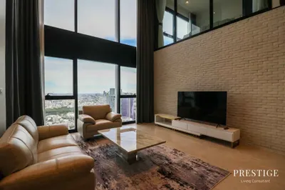 The Lofts Silom by Raimon Land的2房公寓出租，第2张，共5张