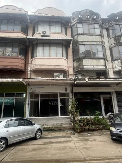ให้เช่าทาวน์เฮาส์ 3 ห้องนอน ใกล้ ARL ลาดกระบัง รูปที่ 2 จาก 5