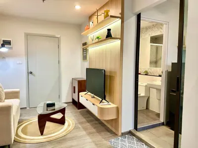 1-bed condo for rent at Regent Home Wutthakat Building A, photo 2 of 5