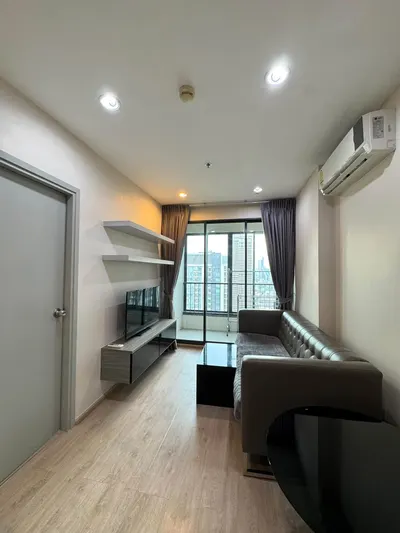 1-bed condo for rent near BTS Pho Nimit, photo 2 of 5