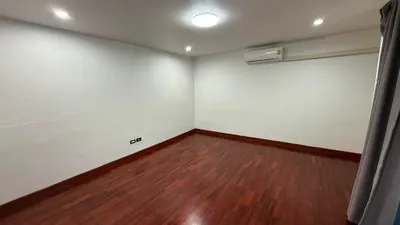Maison 4 chambres à louer près de la station BTS Bearing, photo 3 sur 5