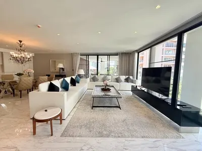 Condo 3 chambres à louer près de la station BTS Thong Lo, photo 1 sur 5