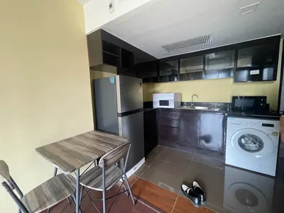 Condo for rent at Focus Ploenchit, photo 2 of 5