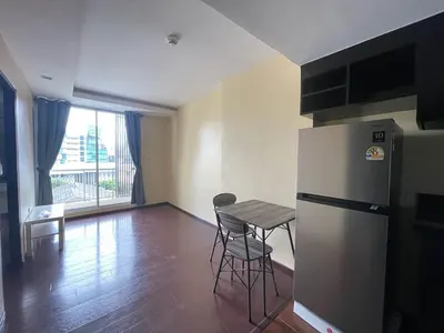 Condo for rent at Focus Ploenchit, photo 1 of 5