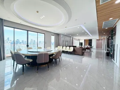 4-bed condo for sale at Supalai Oriental Sukhumvit 39, photo 2 of 5