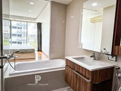Condo 2 chambres à louer près de la station BTS Phra Khanong, photo 4 sur 5