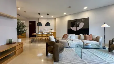 2-bed condo for rent near BTS Saphan Taksin, photo 2 of 5