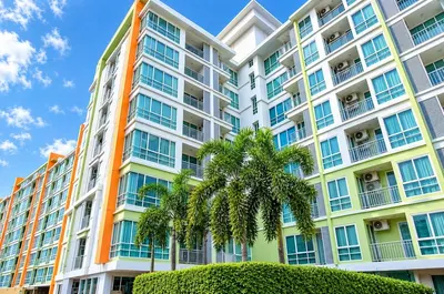 1-bed condo for rent near MRT Huai Khwang, photo 1 of 8