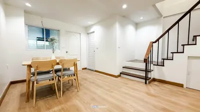 2-bed townhouse for sale near MRT Chok Chai 4, photo 5 of 5