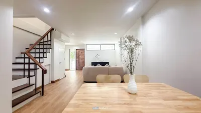 2-bed townhouse for sale near MRT Chok Chai 4, photo 3 of 5