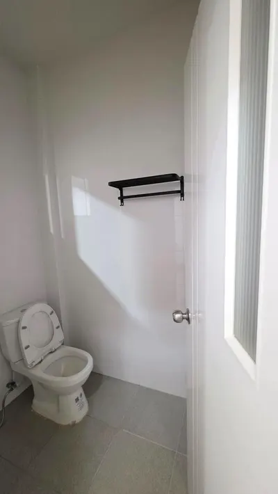 Maison de ville à vendre près de la station MRT Min Buri, photo 5 sur 5