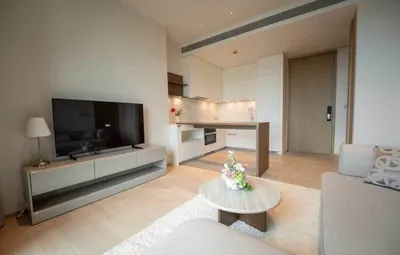1-bed condo for sale near BTS Ratchadamri, photo 1 of 5