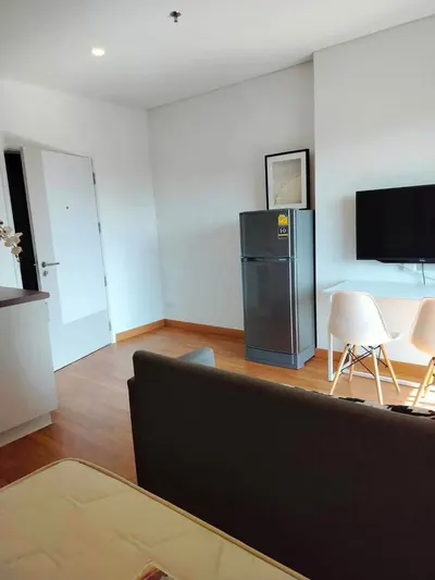 Condo for rent near ARL Makkasan, photo 3 of 5