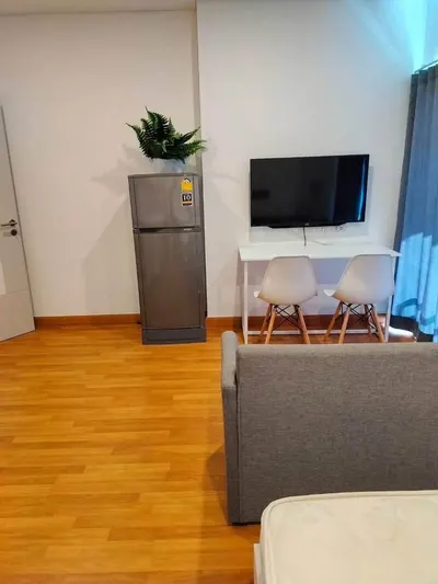 Condo for rent near ARL Makkasan, photo 2 of 5