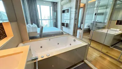 Condo 1 chambre à louer près de la station MRT Phetchaburi, photo 3 sur 5