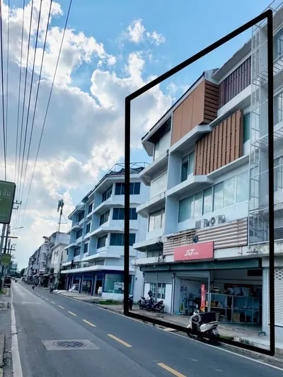 Property for sale near MRT Huai Khwang, photo 1 of 5