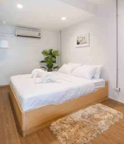 3-bed townhouse for rent near BTS Ekkamai, photo 2 of 5