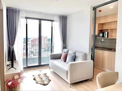 2-bed condo for rent near BTS Bang Na, photo 2 of 5