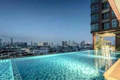 Lumpini Place Ratchada-Sathuの2ベッドルームコンドミニアム（賃貸）、写真1/5