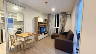 Condo 2 chambres à louer près de la station BTS Ratchayothin, photo 1 sur 5