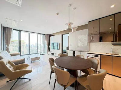 Condo 2 chambres à louer près de la station BTS Sala Daeng, photo 2 sur 5