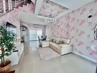 Baan Klang Muang Sukhumvit 113の3ベッドルームタウンハウス（賃貸）、写真3/5