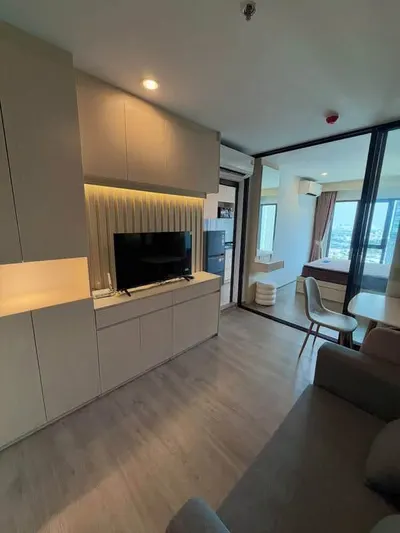 Regent Home Wutthakat Building Bのコンドミニアム（賃貸）、写真2/5