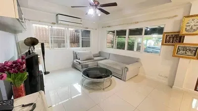 Maison 3 chambres à louer près de la station ARL Lat Krabang, photo 3 sur 5