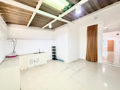 3-bed townhouse for rent near MRT Huai Khwang, photo 5 of 5